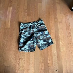 Vans camo hybrid shorts